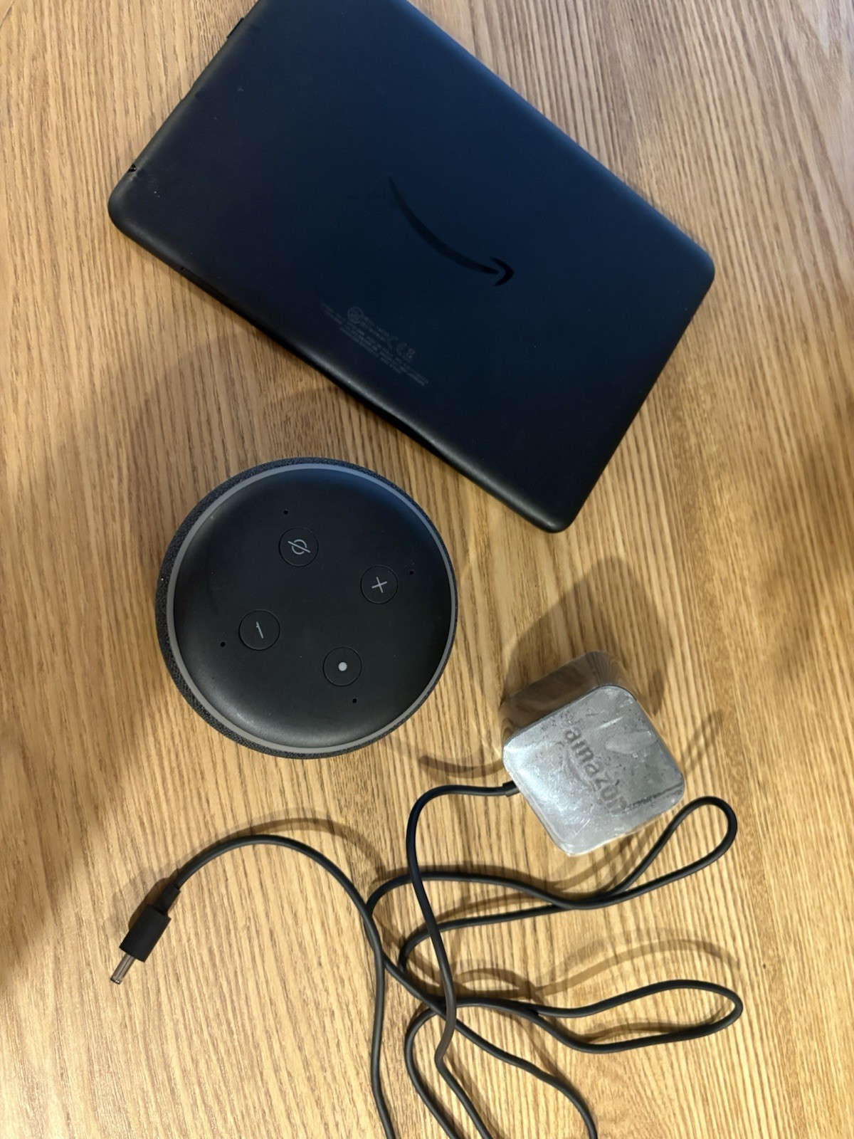 Amazon Fire 7″ Tablet (2017) w/ Echo Dot, Voice Assistant, Charger & USB