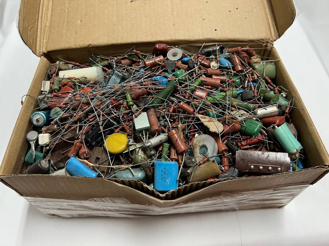 100 pcs Soviet Electronics Lot USSR Random Kit NOS
