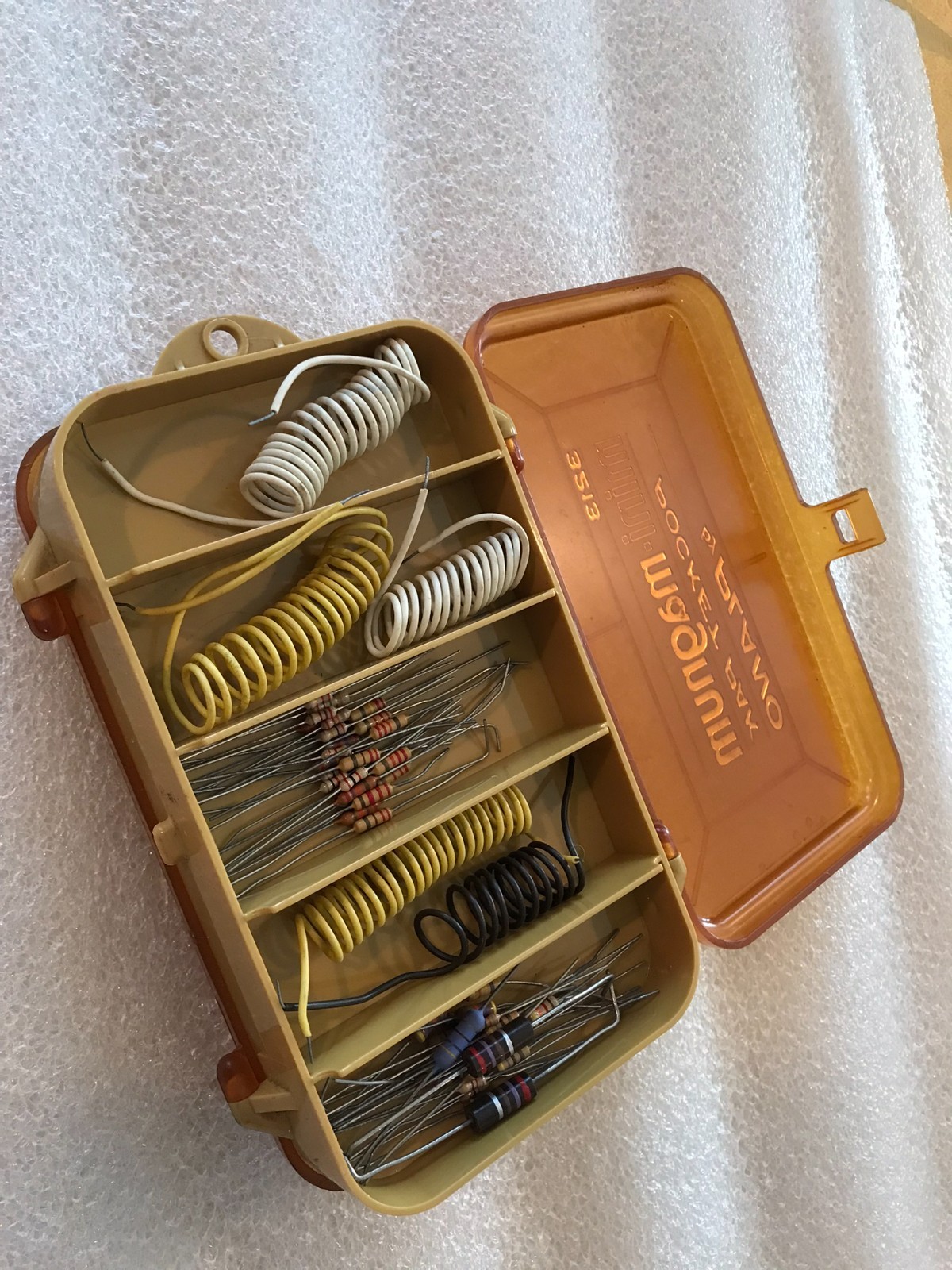 2 Each Magnum Pocket Pack w/Mix Hobby Electronic Items Resistors, Capacitor Etc