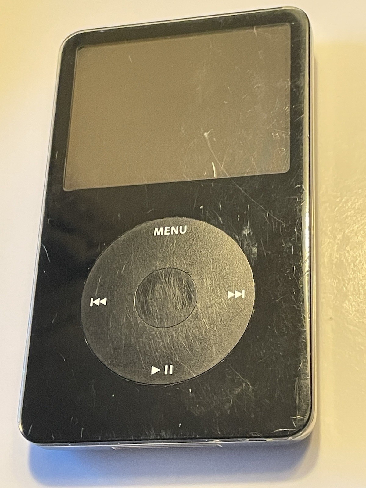 Apple Ipod Classic 30 GB Operational Last It Was Charged No Charger ￼