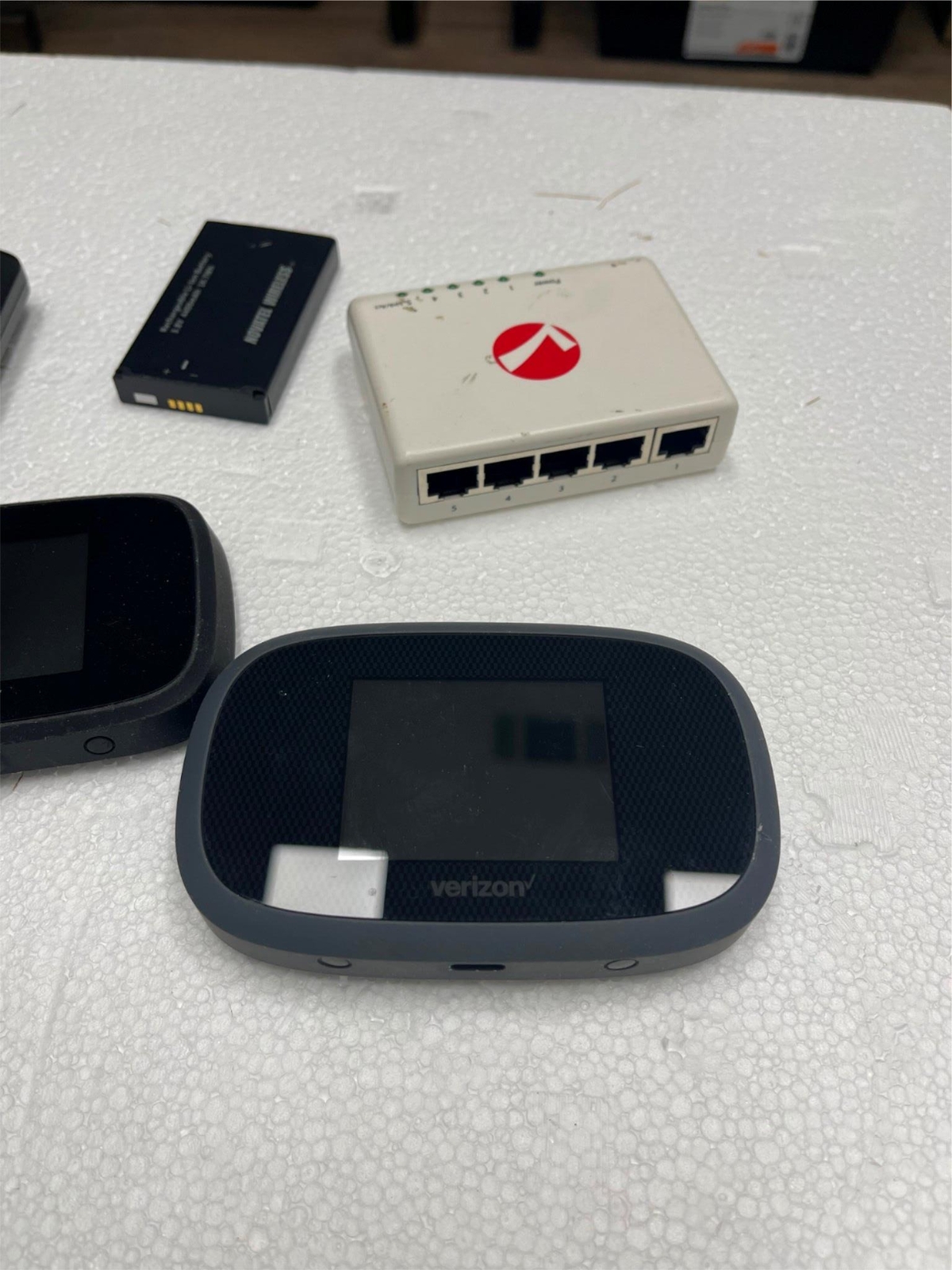 Lot of Verizon MiFi8800L MiFi7730L Verbatim No.98019 Garmin Nuvi MagTek CCReader