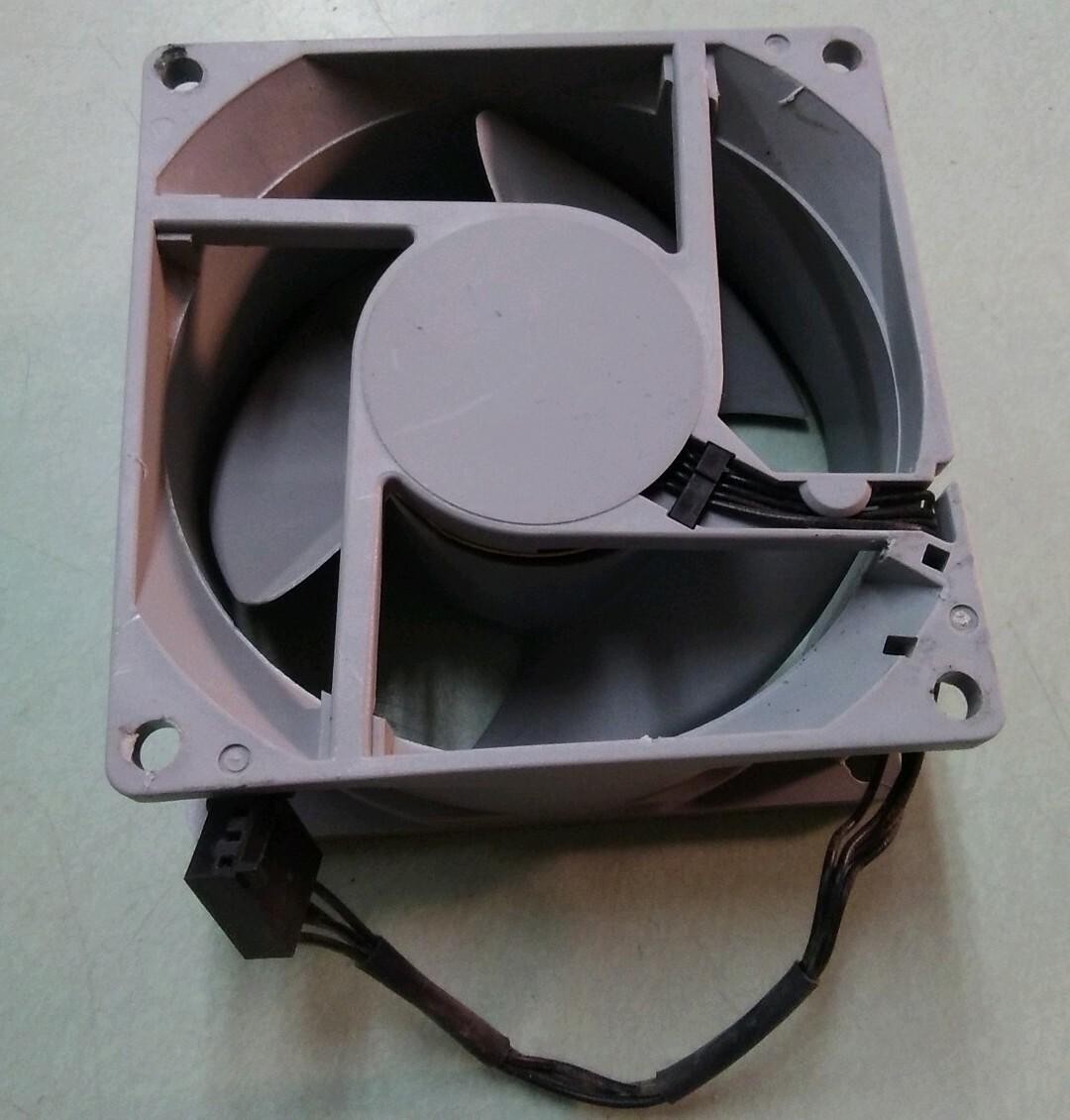 EFB0812HHE-SP01 Brushless DC12V .62A Cooling Fan