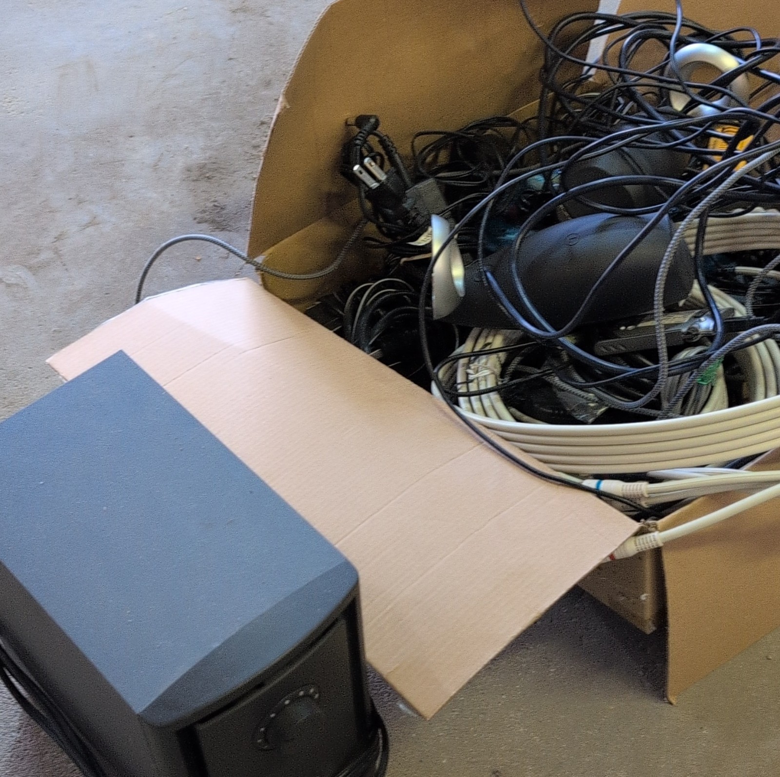 Mixed Electronics Lot – Speakers, Cables, Power Adapters Included