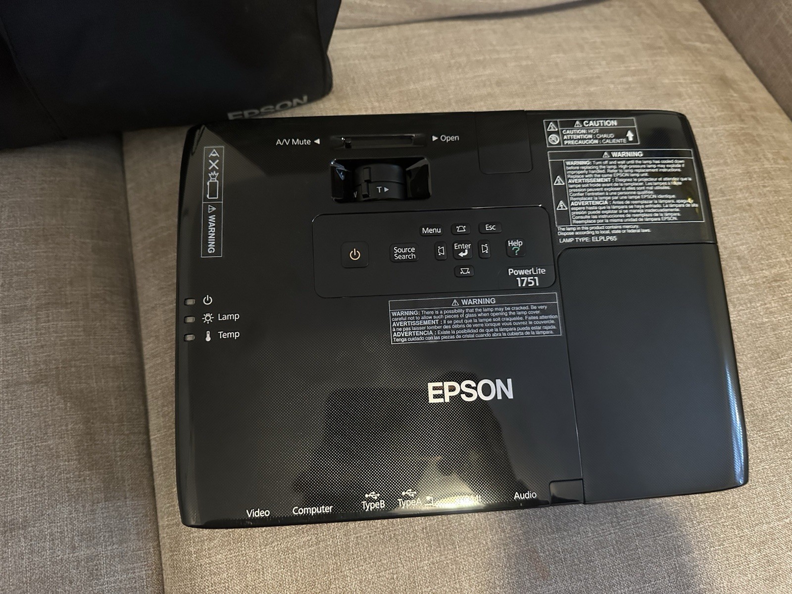 Outdoor Indoor NEW EPSON POWERLITE 1751 XGA 3LCD 3-CHIP PROJECTOR 2600 Lumens BL
