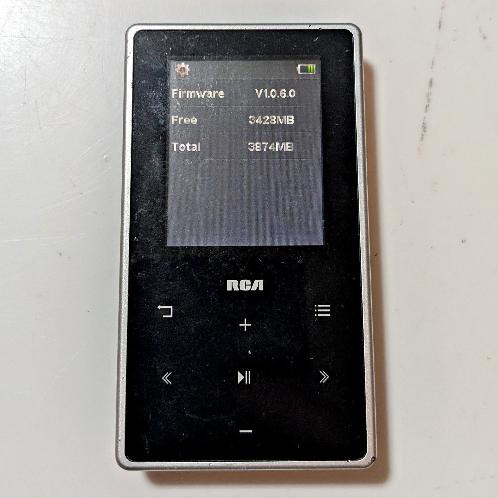 RCA M6204A MP3 Player Used – Works – Needs a New Battery