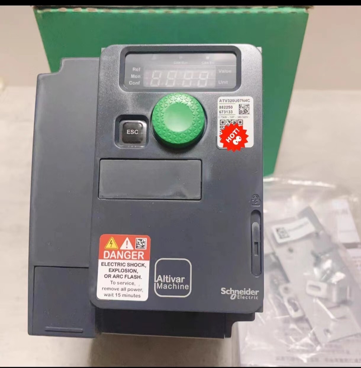 1 PCS Schneider ATV320U07N4C Variable Speed Drive 400V 0.75kW ALL NEW IN BOX