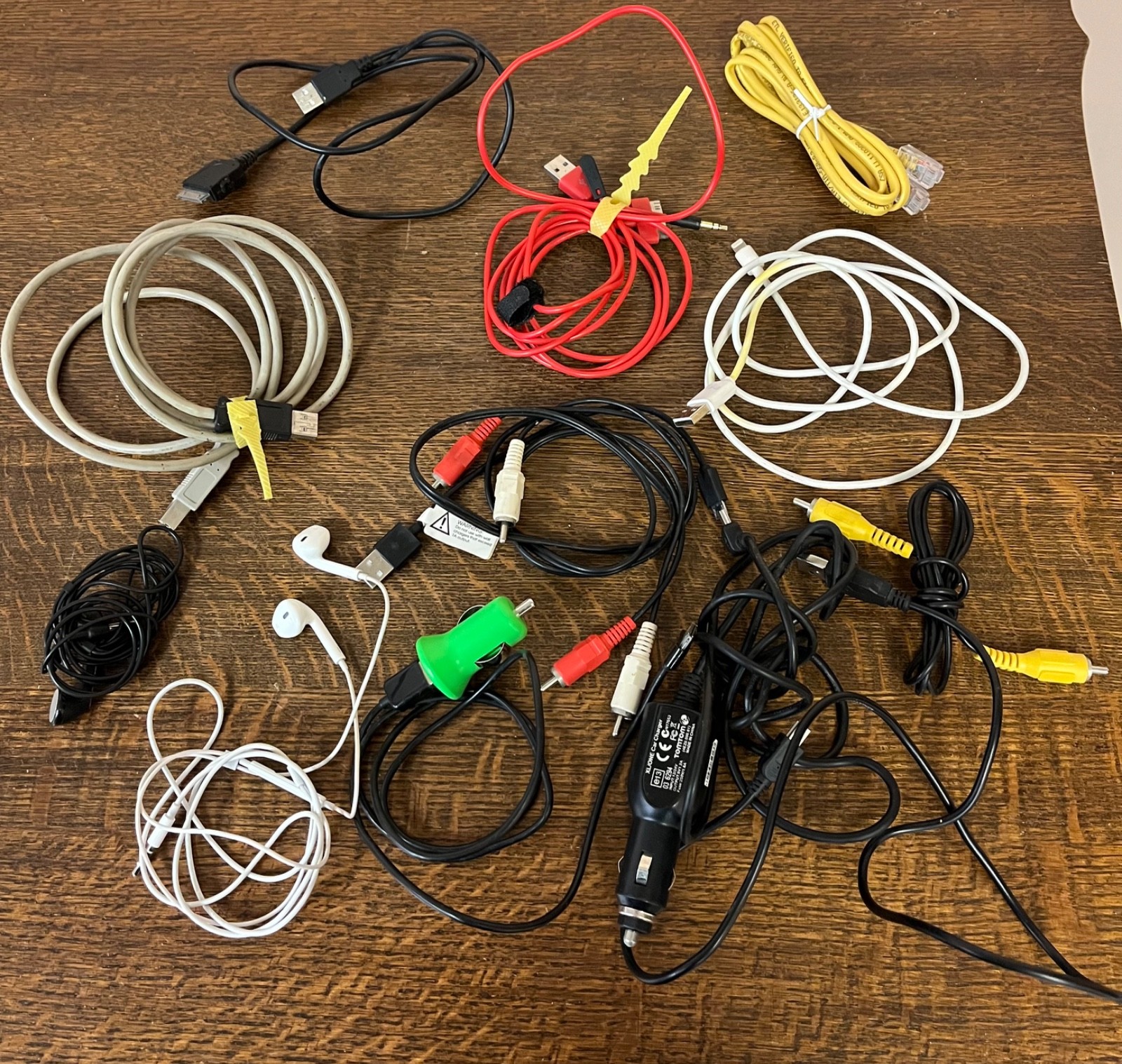 LOT of Assorted Electronic Parts Cords, Dymo Letra Tag, Remote, Ear Buds, More