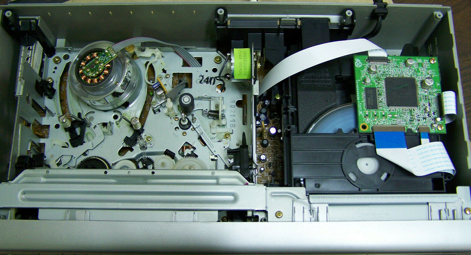 EMERSON EWD2004 DVD/VCR Combo Player DVD AS IS /VCR WORKS
