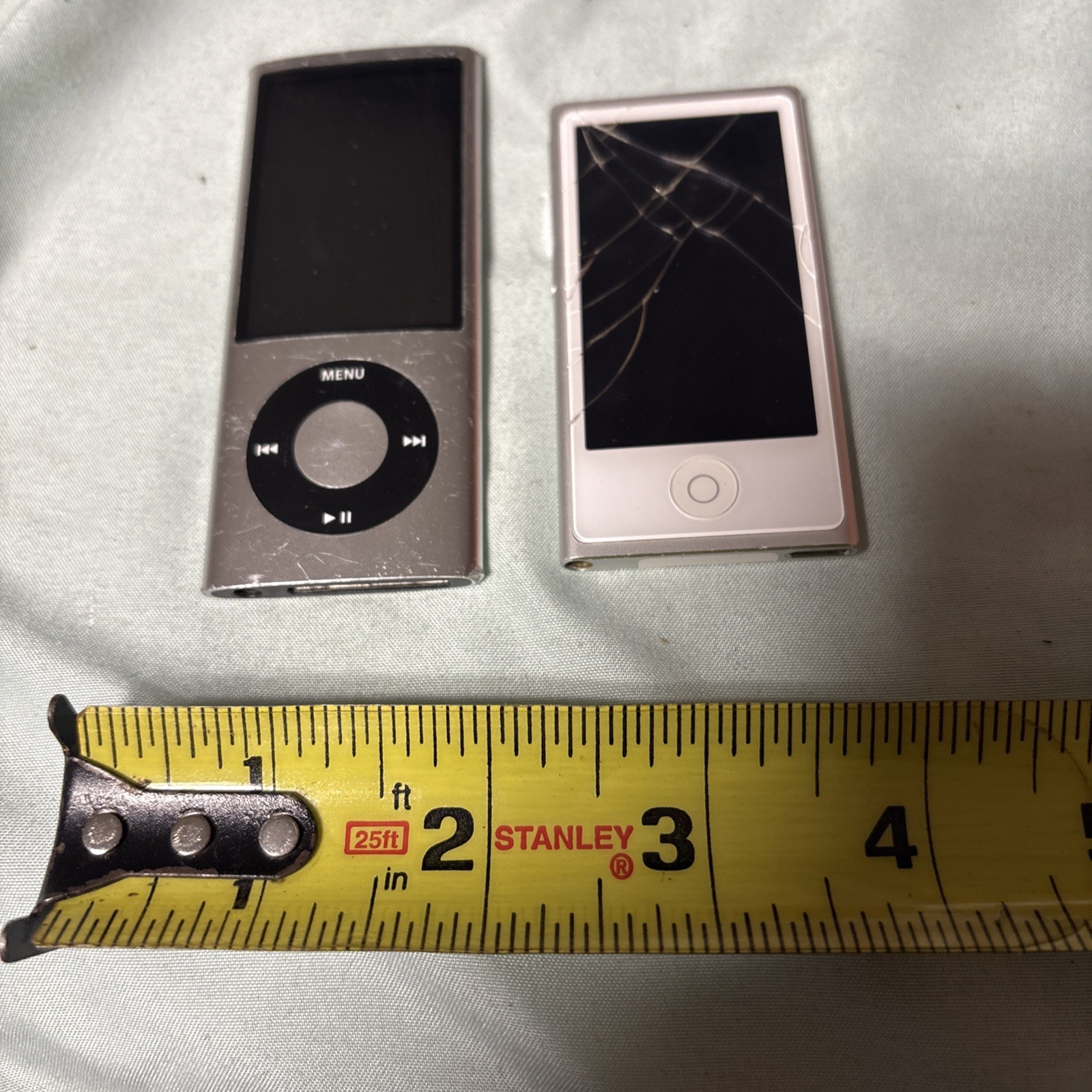 Electronics lot FOR PARTS cell phone flip phone Samsung Apple Ipod Iphone LG