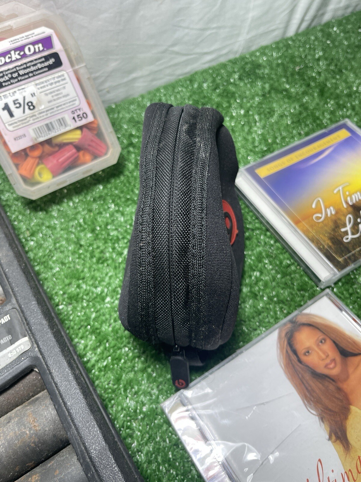 Lots Of Different Items-What You See In The Pictures Are What You Get.-Lot #03
