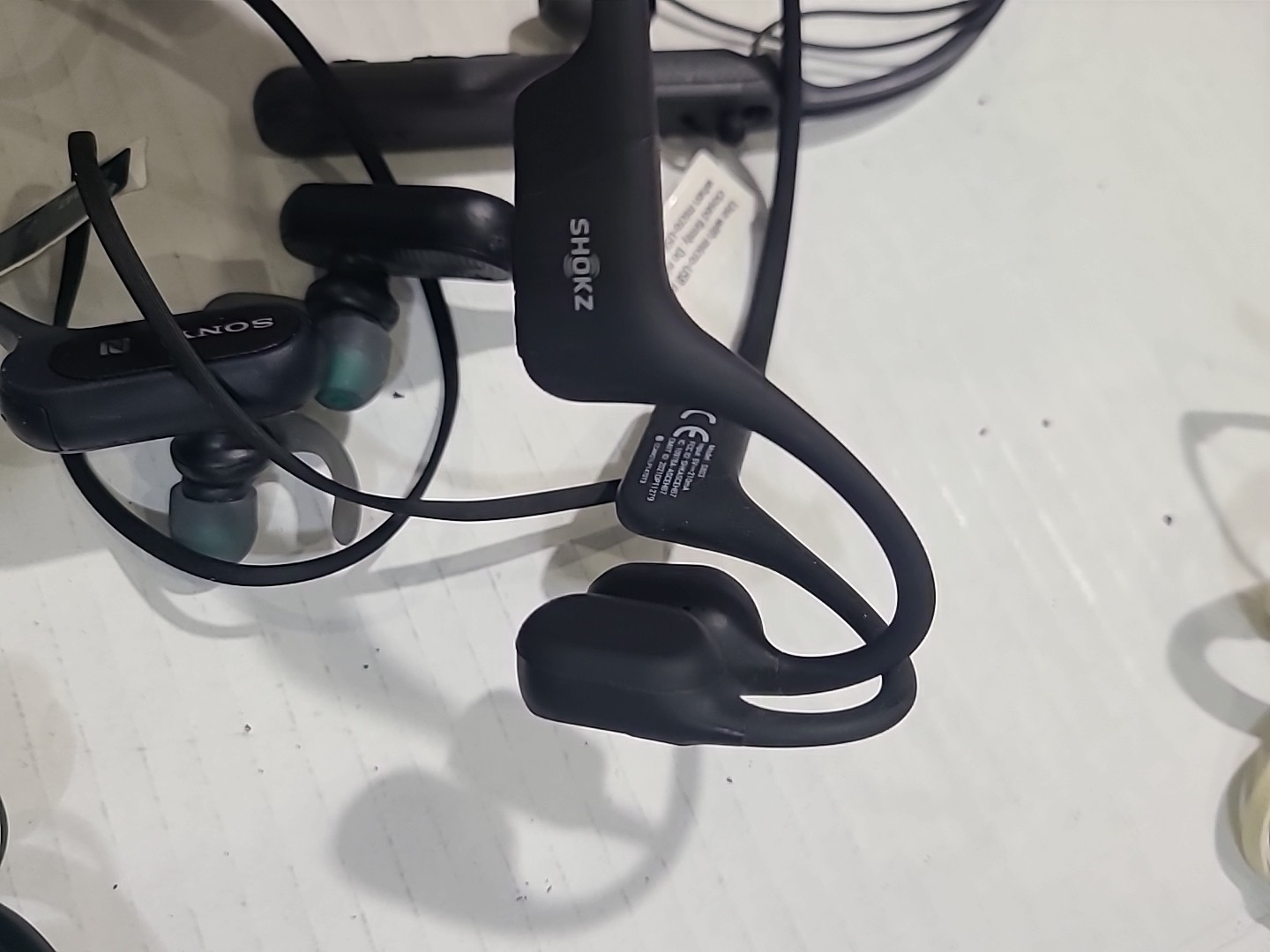 HUGE Mixed Lot of 30 Wireless Headphones Neckband Bose Sony Beats FOR PARTS ONLY