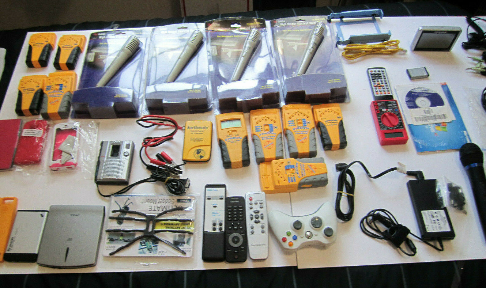 Mixed Lot of Electronics, remotes, Mics, and more… Q