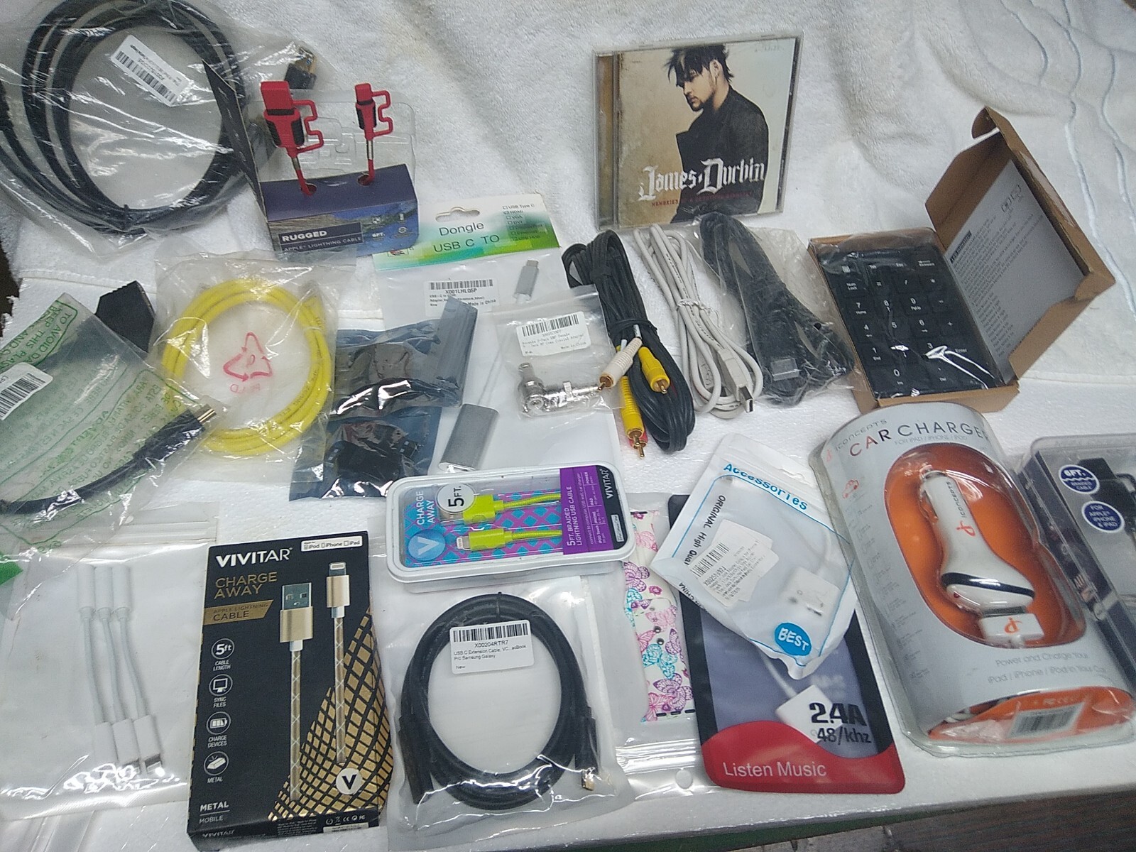 Computer bag of 34 Misc Electronics Reseller Lot. READ DESCRIPTION for manifest