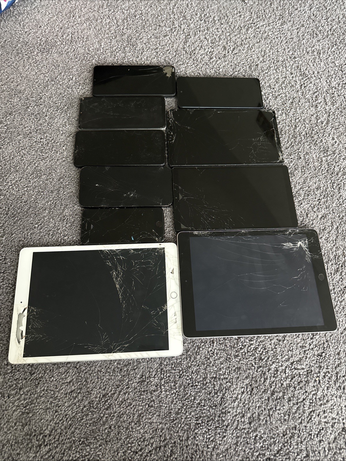 LOT OF 10 Untested Electronics (Phones/Tables) Various Brands (iphones/android)