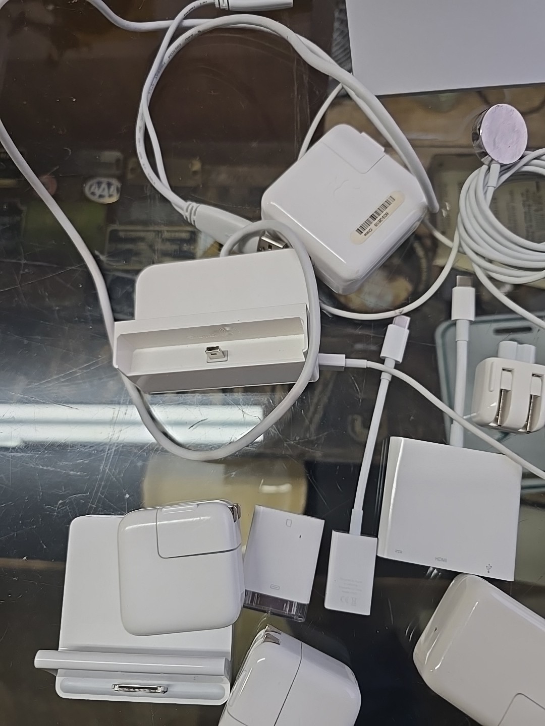 Mixed Lot Of Apple Ipad Accessories Used As Is