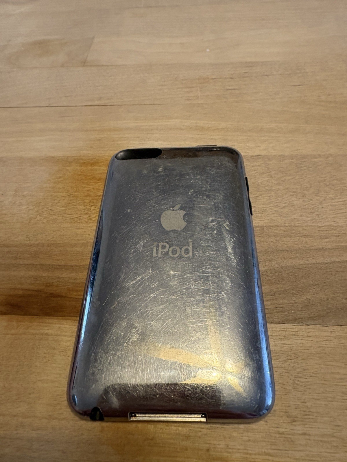 Apple Technology Lot 2 I Pads, 1 I POD, 1 I PHONE 4