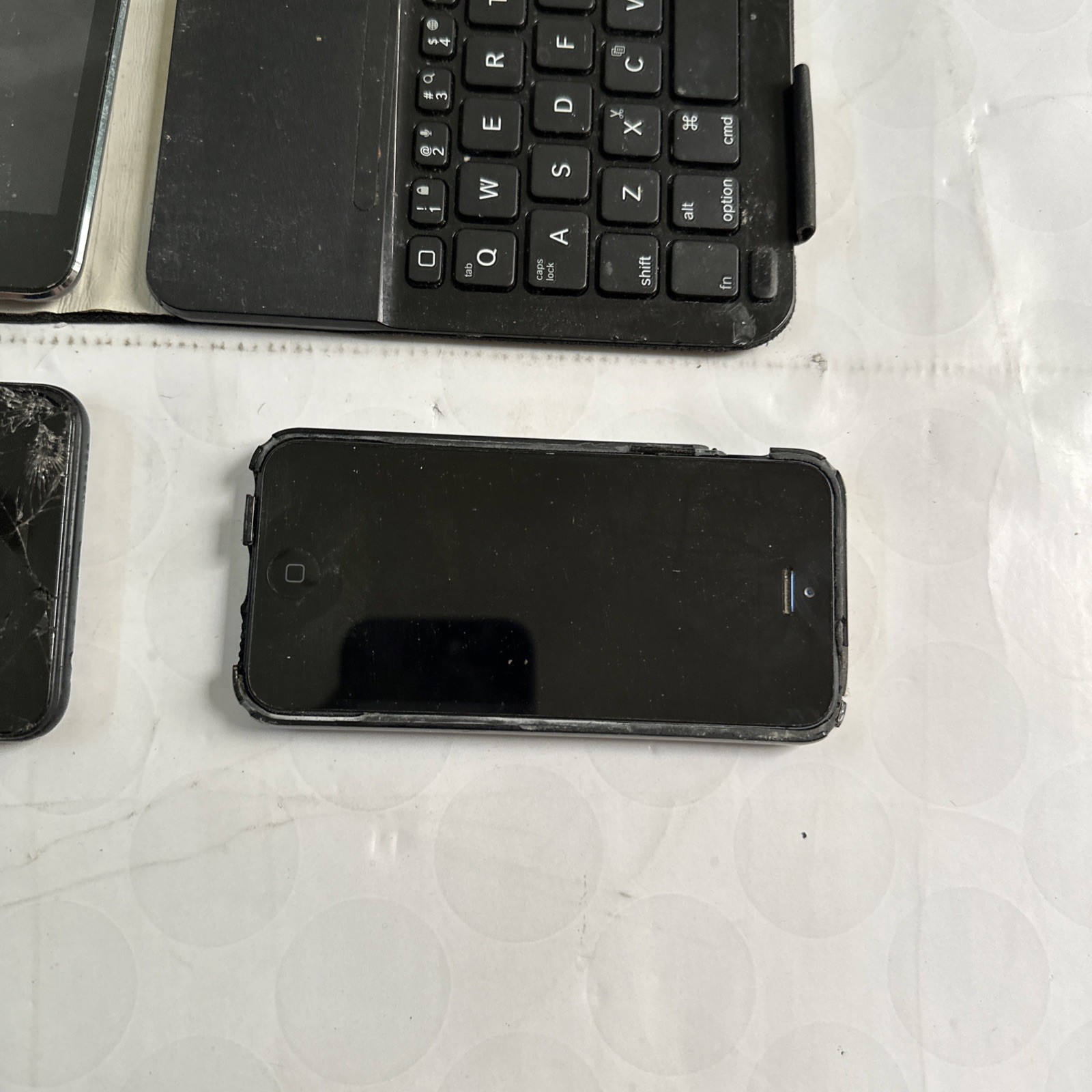Lot’s of phone in and tablets. (#39).