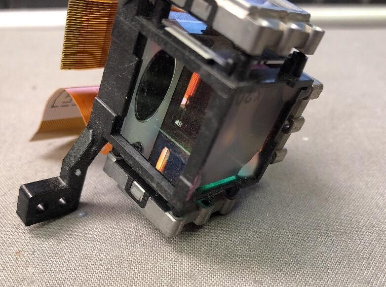 Projector LCD PANELS L3P06S-45G10 L3P06S-46G10 RED GREEN BLUE WITH HOUSING