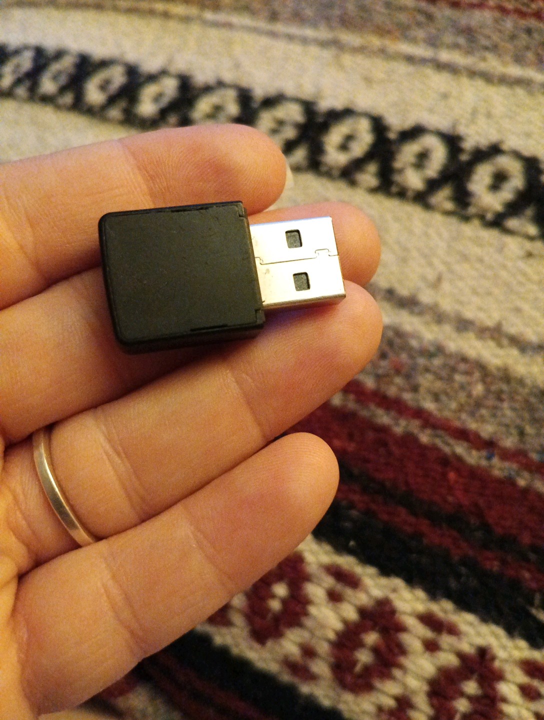 J U U L2 USB Charging Dock.