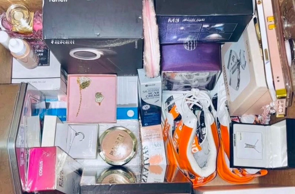 🎉📦 Mystery Electronics, Gadgets, Beauty, Self Care, Clothing, and Much More!