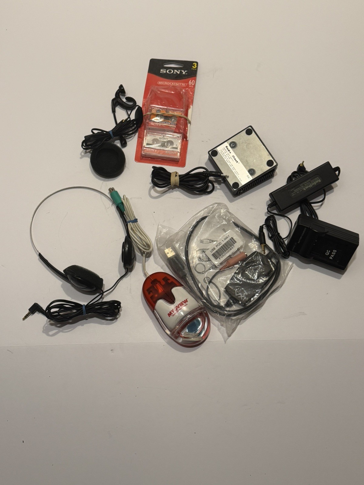 Mixed Electronics Lot RadioShack Recorder Pedal Switch Mouse Headphones Tapes