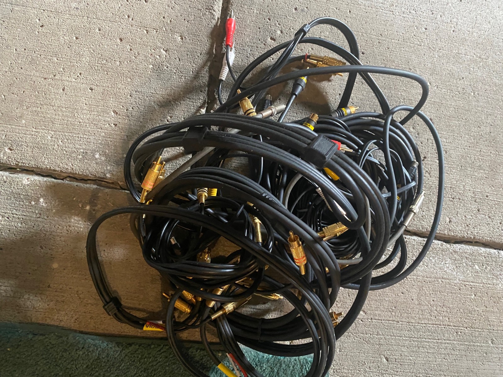 Mixed Cable Lot – Audio/Video, RCA, Component, USB, FireWire & More
