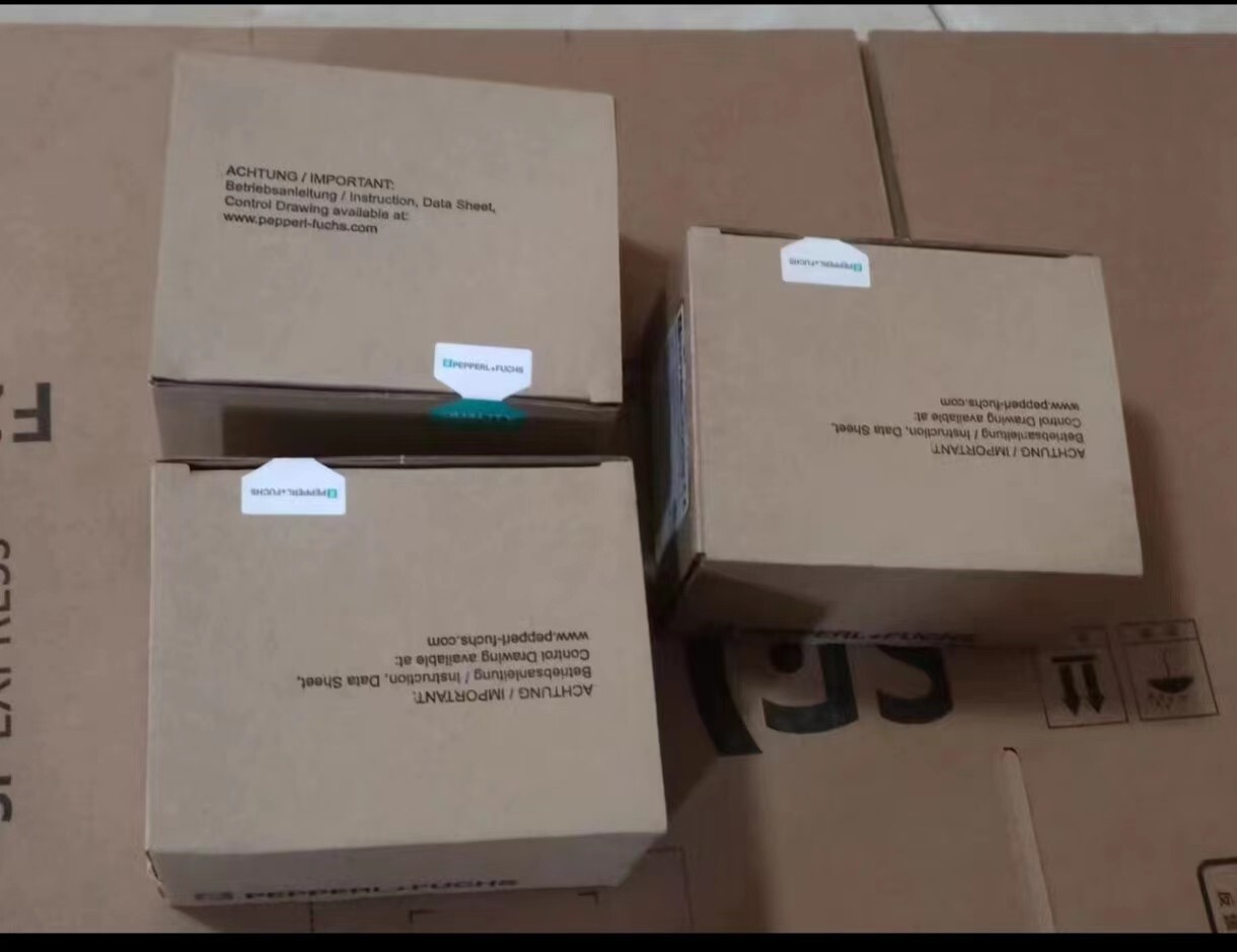 1 PCS Pepperl-Fuchs UB2000-F42S-I-V15 ALL NEW IN NEW BOX