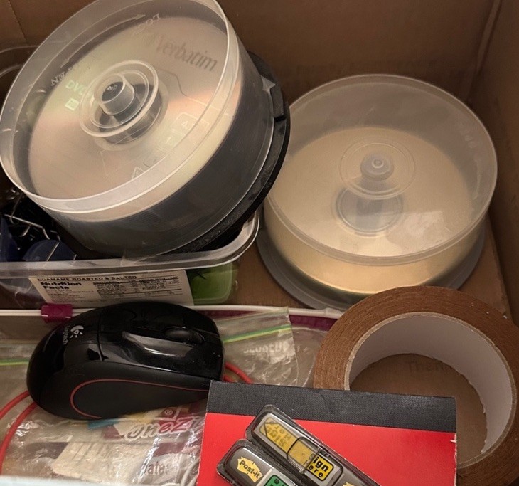 Verbatim/Monster/3M/Post-it/DAP Mixed Lot Discs, USB Drives, microSD, Notes