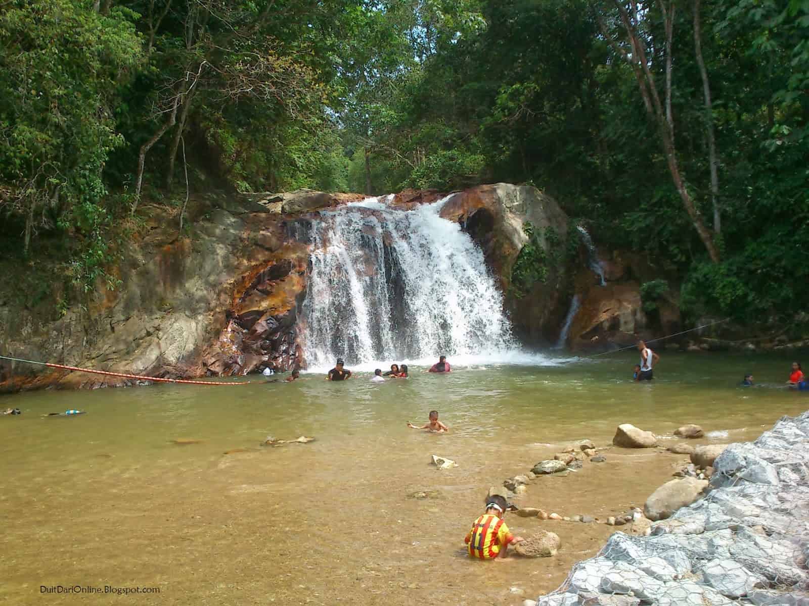 Air Terjun Serendah