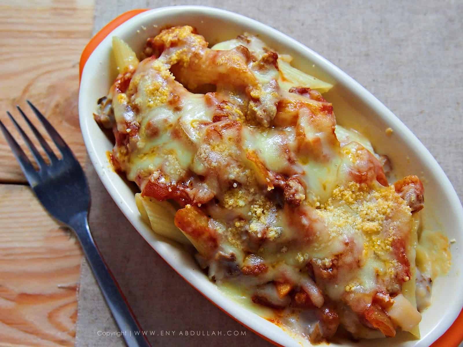 cheesy beef baked pasta