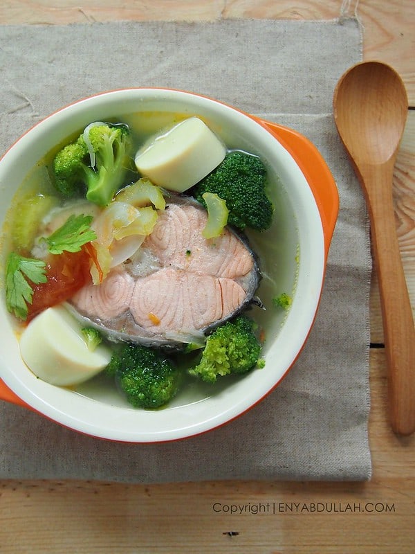 Sup Salmon Dan Brokoli