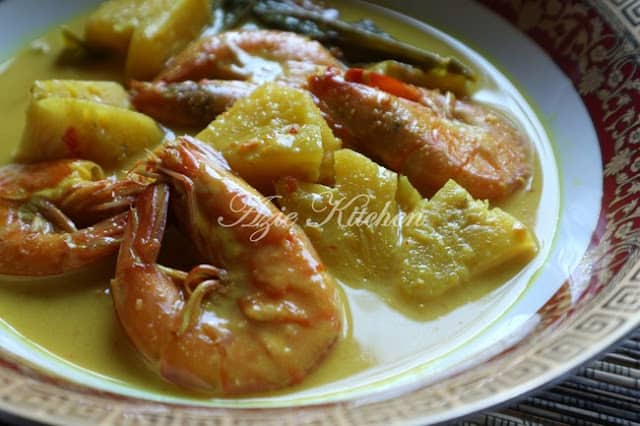 Masak Lemak Udang dengan Nenas Azie Kitchen